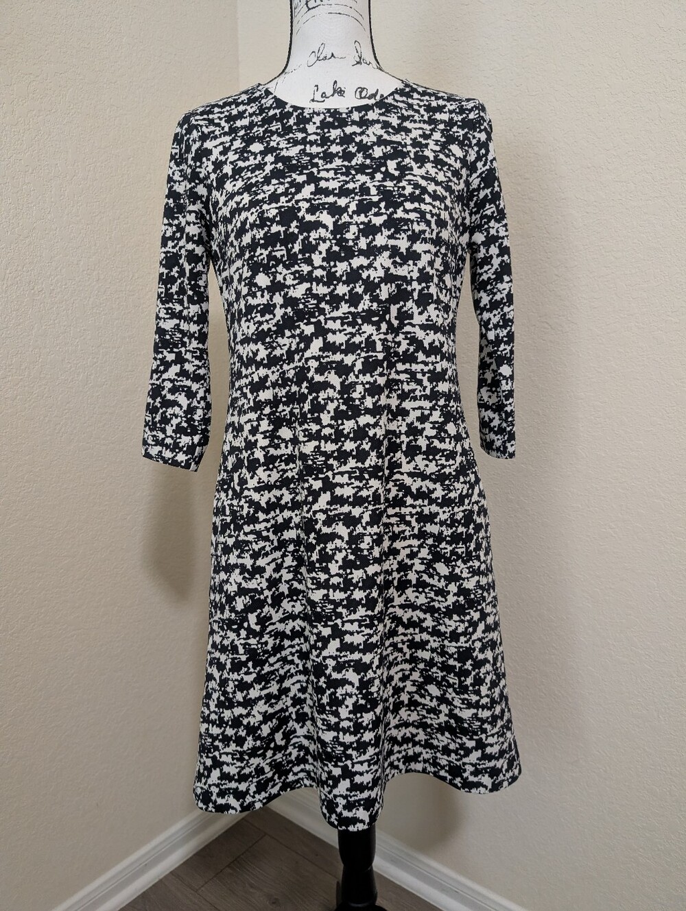 EUC•Nine West Black White Houndstooth/Abstract Print A-Line 3/4 Sleeve Dress🤍🖤